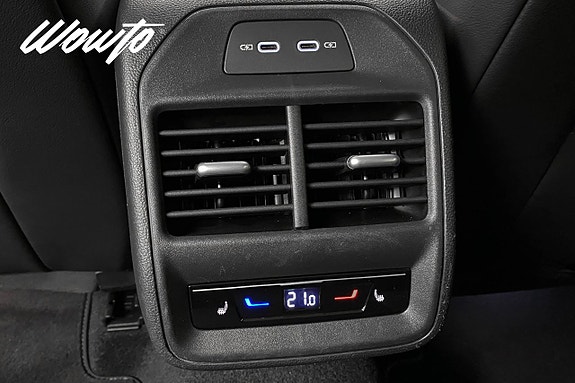 Volkswagen Passat 14 of 26