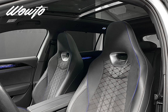 Volkswagen Passat 11 of 26