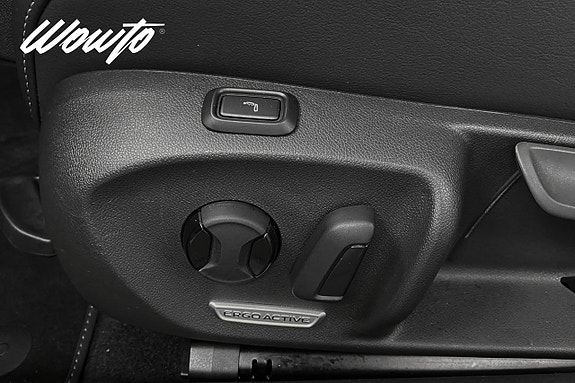 Volkswagen Passat 10 of 26