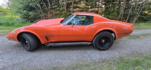 Chevrolet Corvette 3 of 5