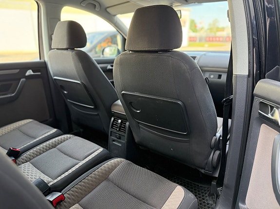 Volkswagen Touran Cross 13 of 14
