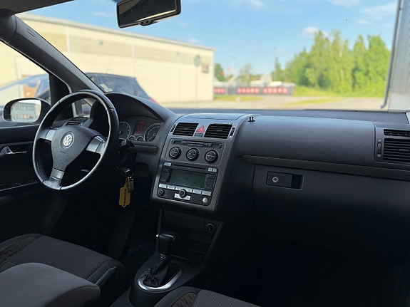 Volkswagen Touran Cross 11 of 14