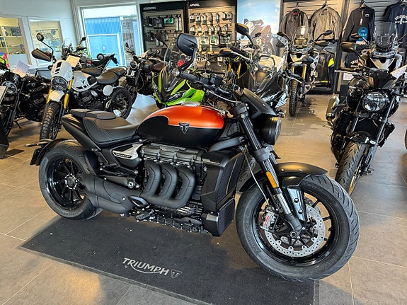 Triumph Rocket 3 Storm R 2 of 4