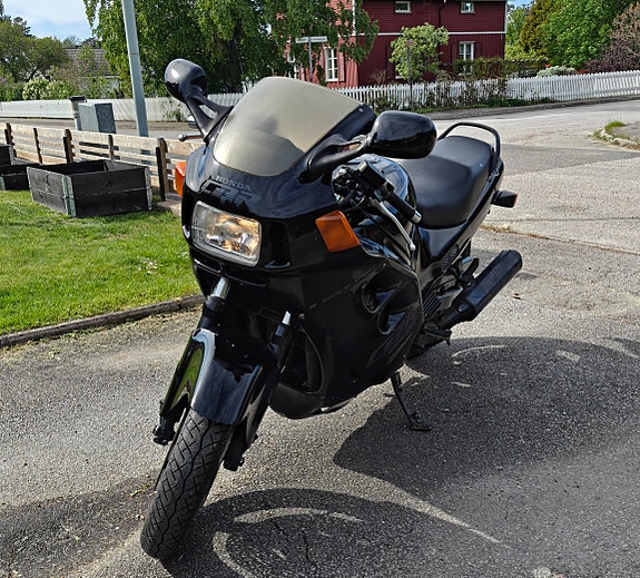 Honda CBR 1000F SC21 2 of 5