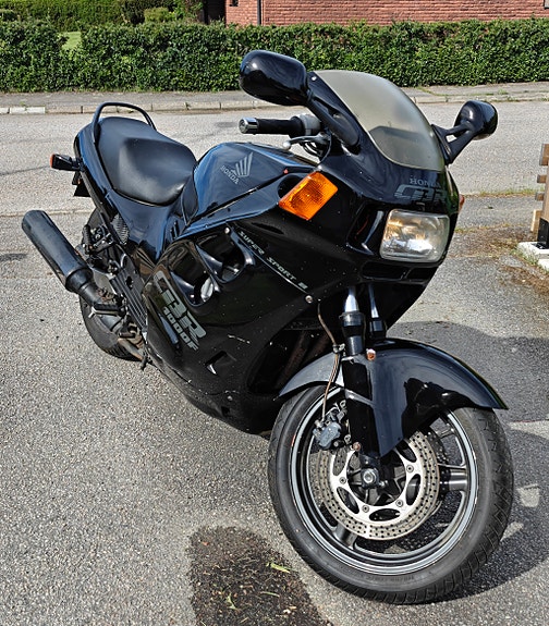 Honda CBR 1000F SC21 3 of 5