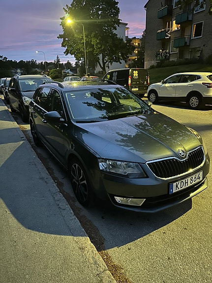 Skoda Octavia 3 of 5