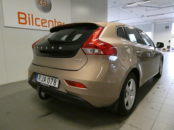 Volvo V40 8 of 19