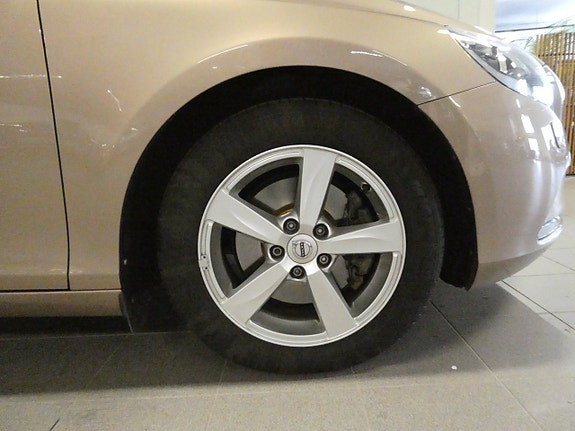 Volvo V40 6 of 19