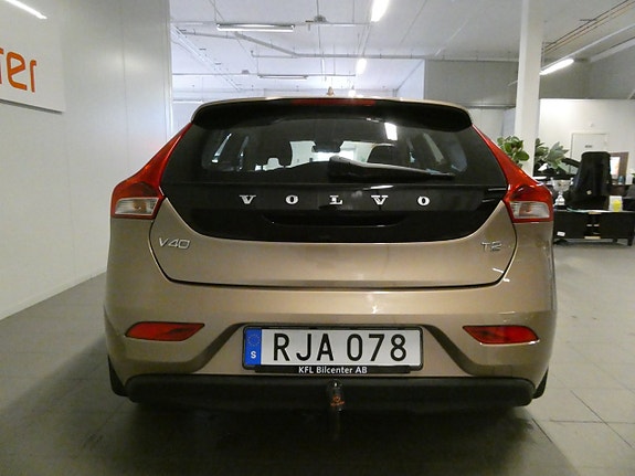 Volvo V40 9 of 19