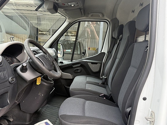 Nissan NV400 7 of 10