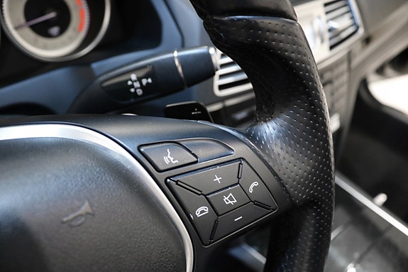 Mercedes-Benz E220 24 of 24