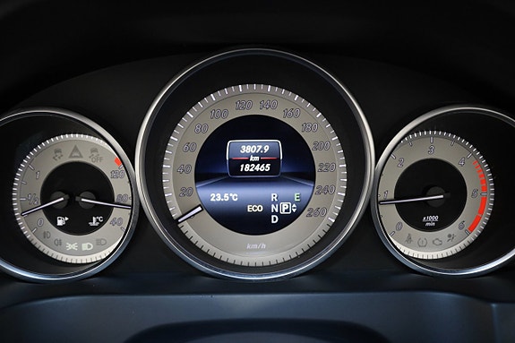 Mercedes-Benz E220 22 of 24