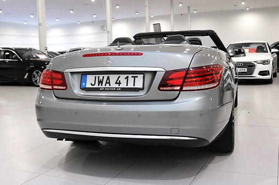 Mercedes-Benz E220 5 of 5