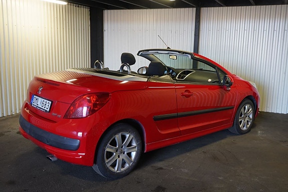 Peugeot 207 CC 10 of 12