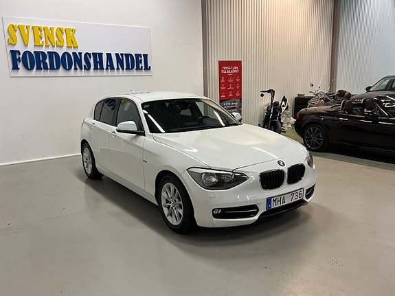 BMW 116i 3 of 5