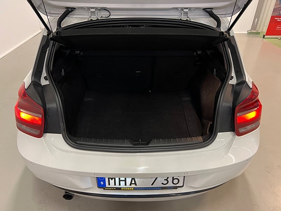 BMW 116i 9 of 27