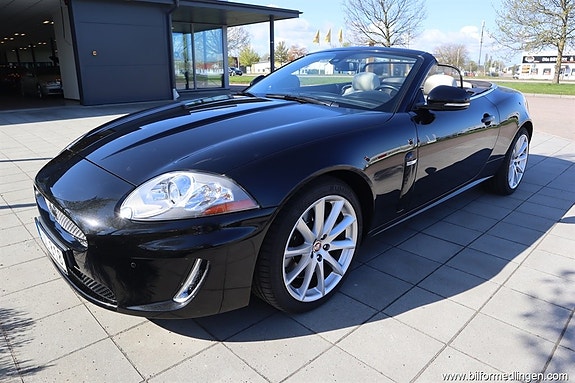 Jaguar XK 2 of 5