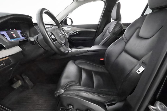 Volvo XC90 12 of 30