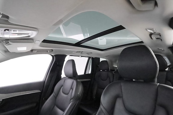 Volvo XC90 21 of 30