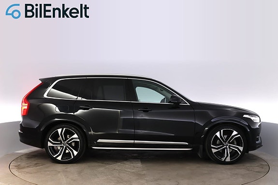 Volvo XC90 2 of 30