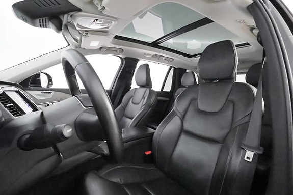 Volvo XC90 13 of 30