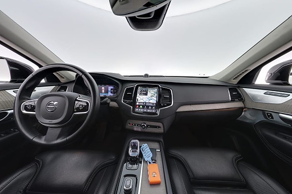 Volvo XC90 15 of 30