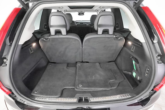 Volvo XC90 8 of 30