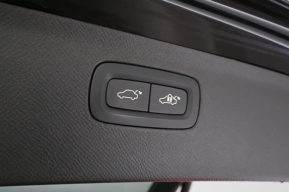 Volvo XC90 11 of 30