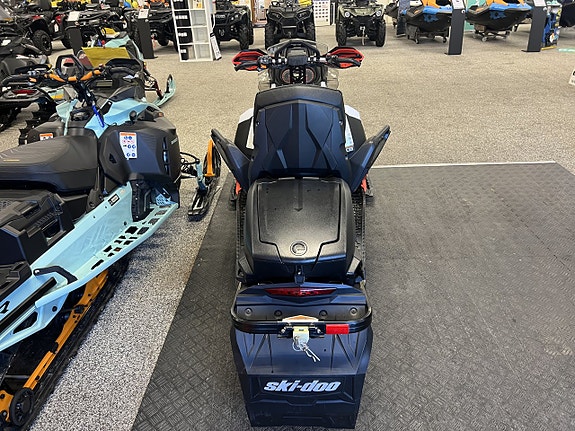 Ski-Doo Backcountry 800 E-TEC GPS 1+1 dyna Kylare 383 mil 5 of 13