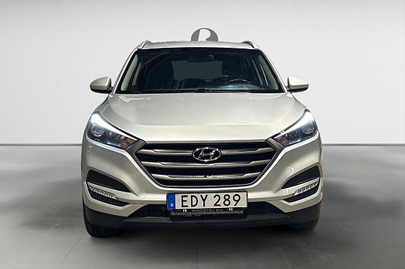 Hyundai Tucson 10 of 16
