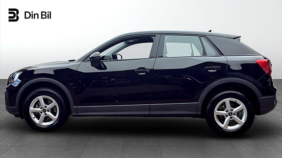 Audi Q2 2 of 5