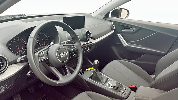 Audi Q2 7 of 12