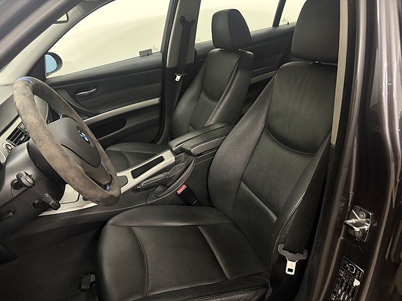 BMW 325i 9 of 11