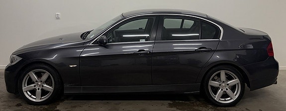 BMW 325i 2 of 11