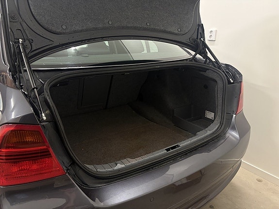 BMW 325i 11 of 11