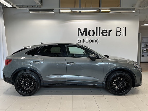 Audi Q3 3 of 5
