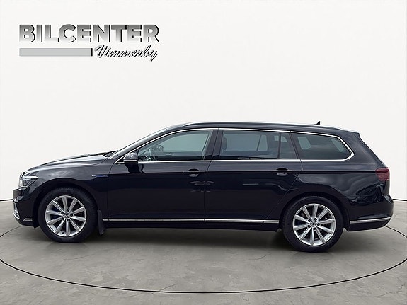 Volkswagen Passat 3 of 5