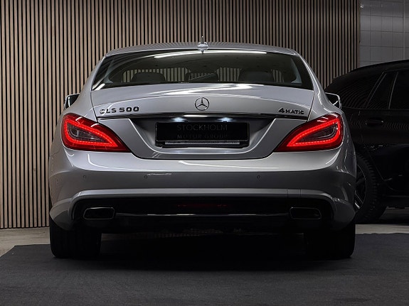 Mercedes-Benz CLS500 12 of 30
