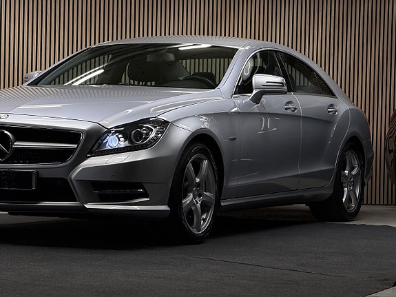 Mercedes-Benz CLS500 5 of 5