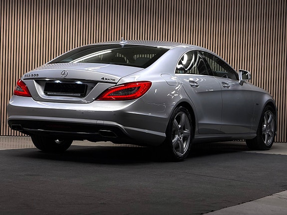 Mercedes-Benz CLS500 11 of 30