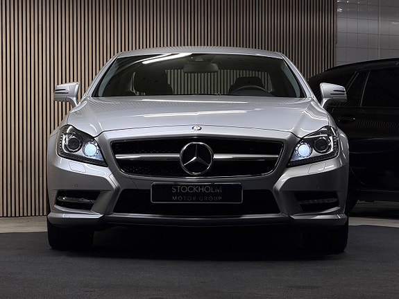 Mercedes-Benz CLS500 4 of 5