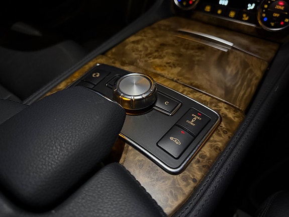 Mercedes-Benz CLS500 27 of 30