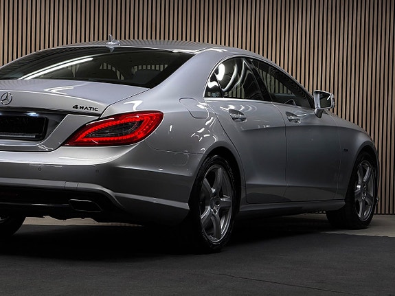 Mercedes-Benz CLS500 14 of 30