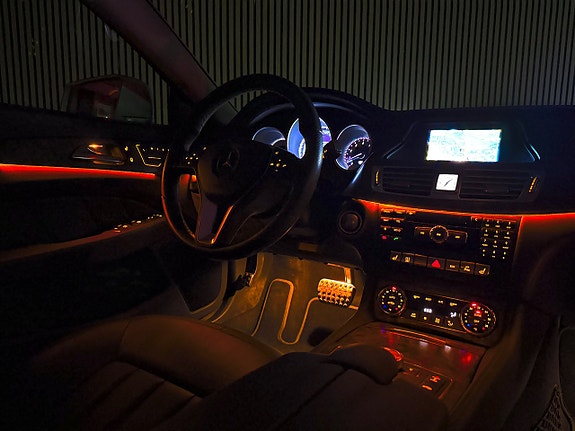 Mercedes-Benz CLS500 18 of 30