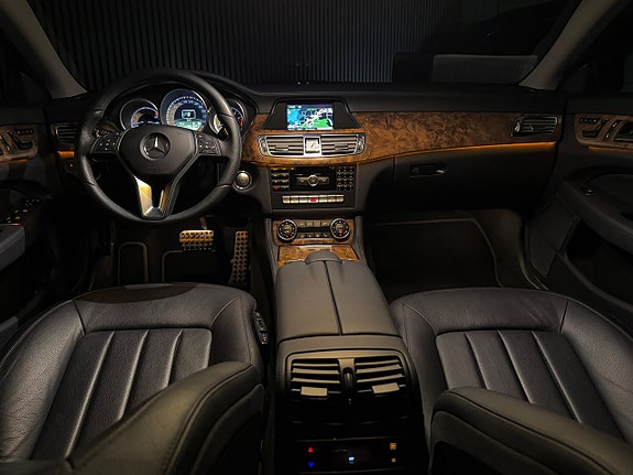Mercedes-Benz CLS500 22 of 30