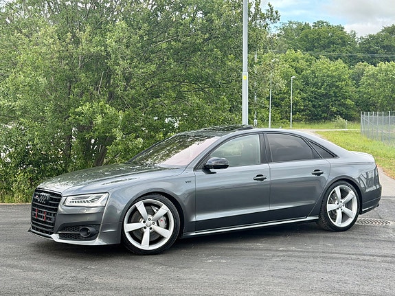 Audi S8