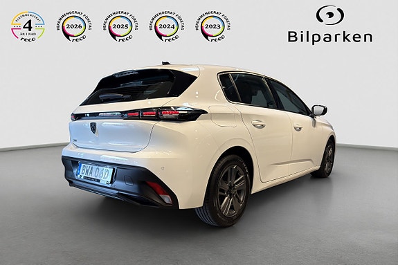 Peugeot 308 2 of 5