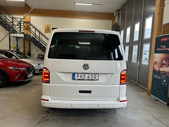 Volkswagen Caravelle 5 of 5
