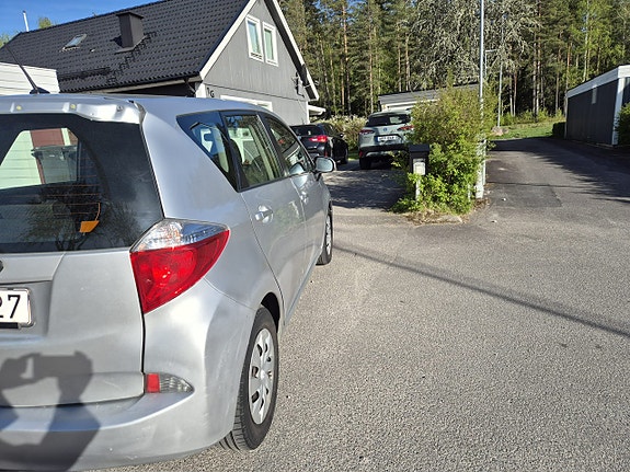 Toyota Verso-S 4 of 5