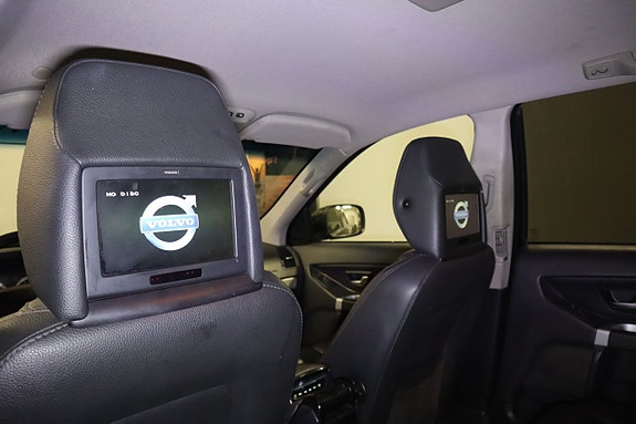 Volvo XC90 13 of 23